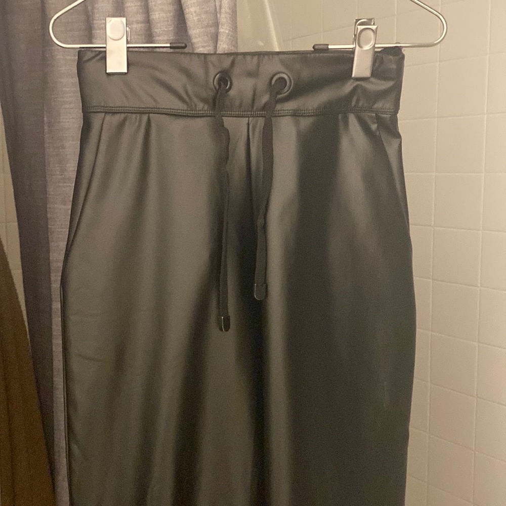Noli Chase Joggers Faux Leather